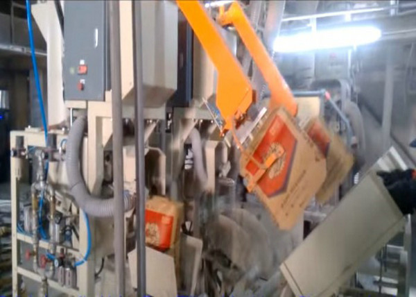 Full Automated Valve Bag Filling And Packaging Machine Pneumatic Type 5-8 bags/min